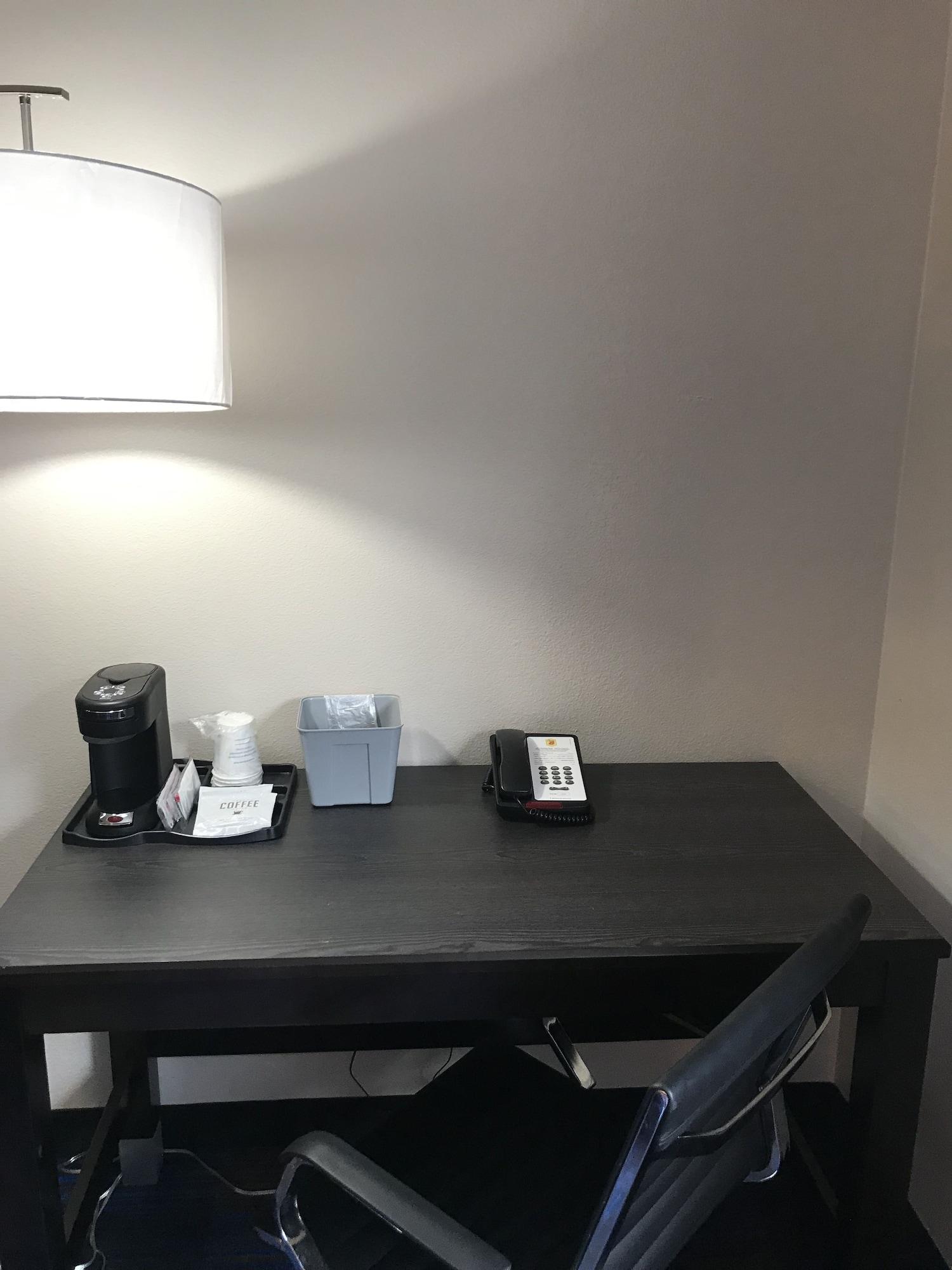 Super 8 By Wyndham Lenexa Overland Park Area/Mall Area Ngoại thất bức ảnh