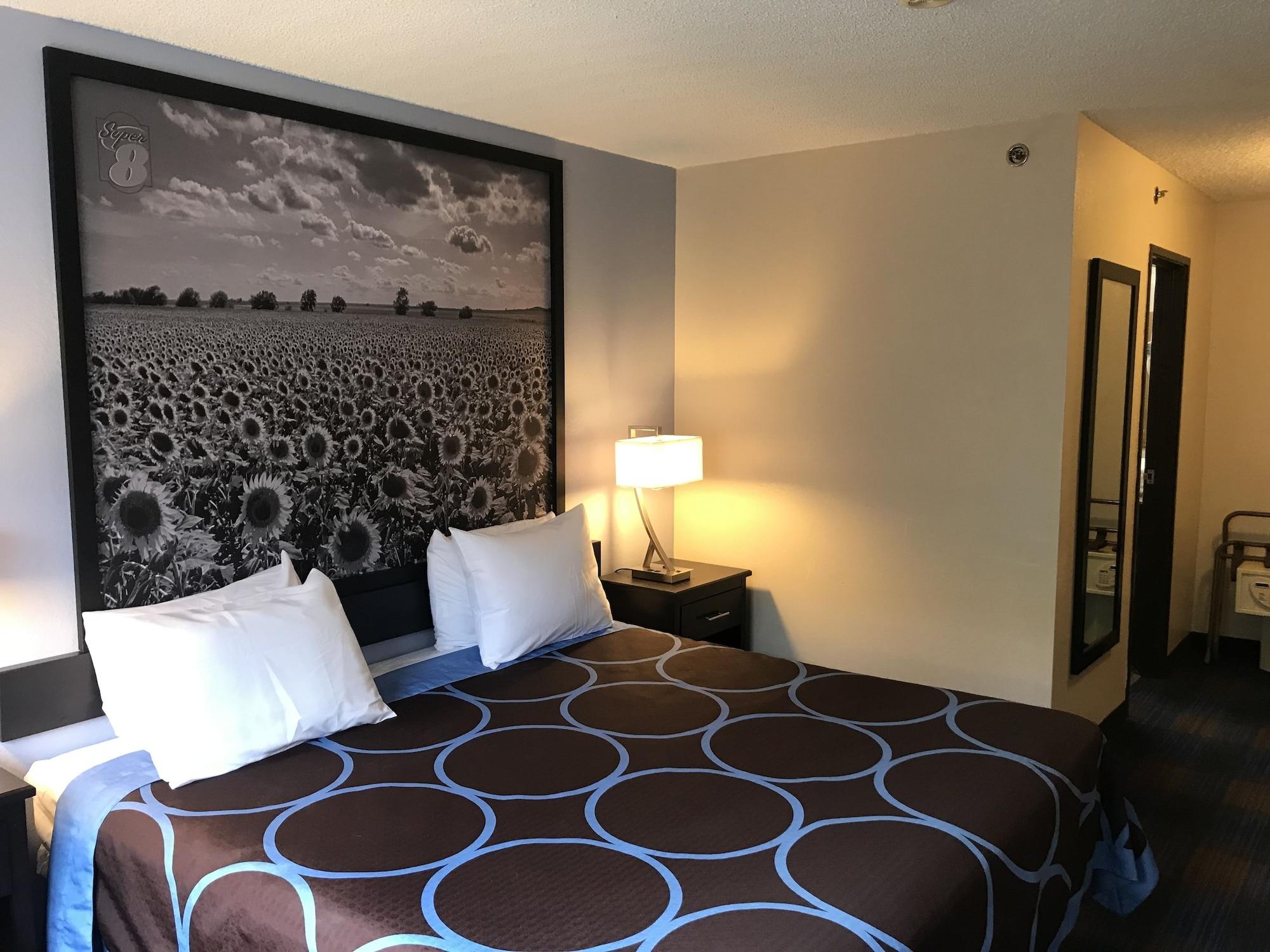 Super 8 By Wyndham Lenexa Overland Park Area/Mall Area Ngoại thất bức ảnh