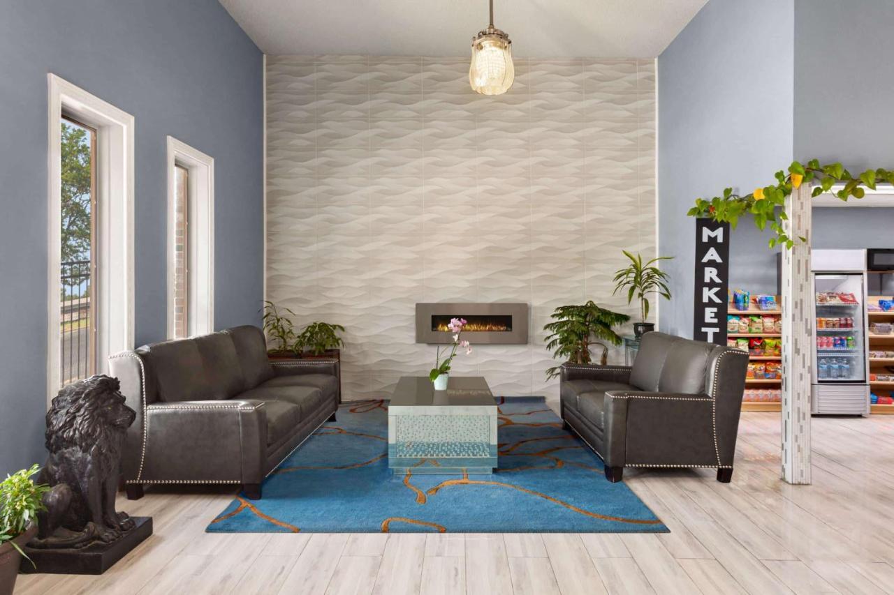 Super 8 By Wyndham Lenexa Overland Park Area/Mall Area Ngoại thất bức ảnh