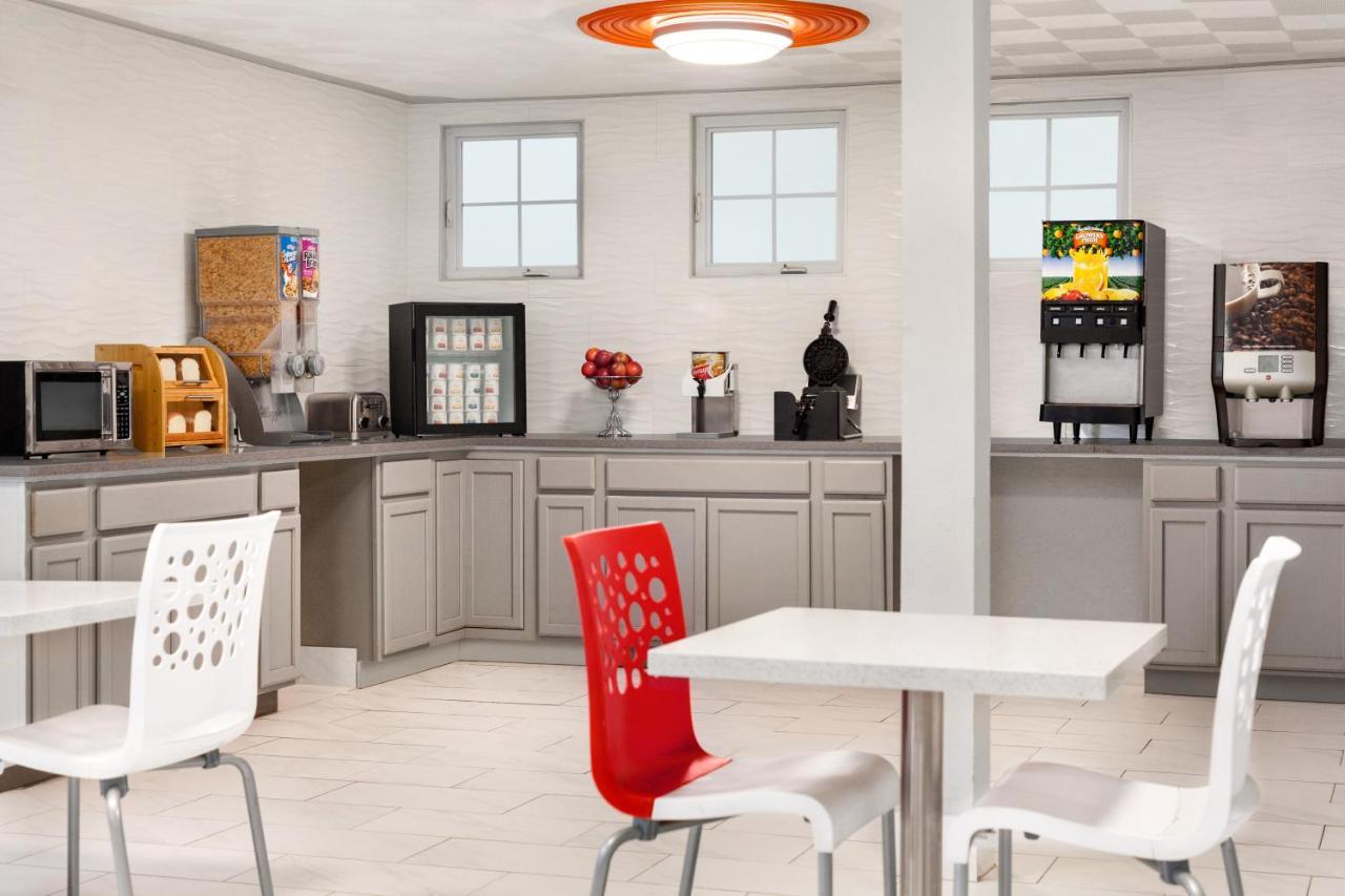 Super 8 By Wyndham Lenexa Overland Park Area/Mall Area Ngoại thất bức ảnh