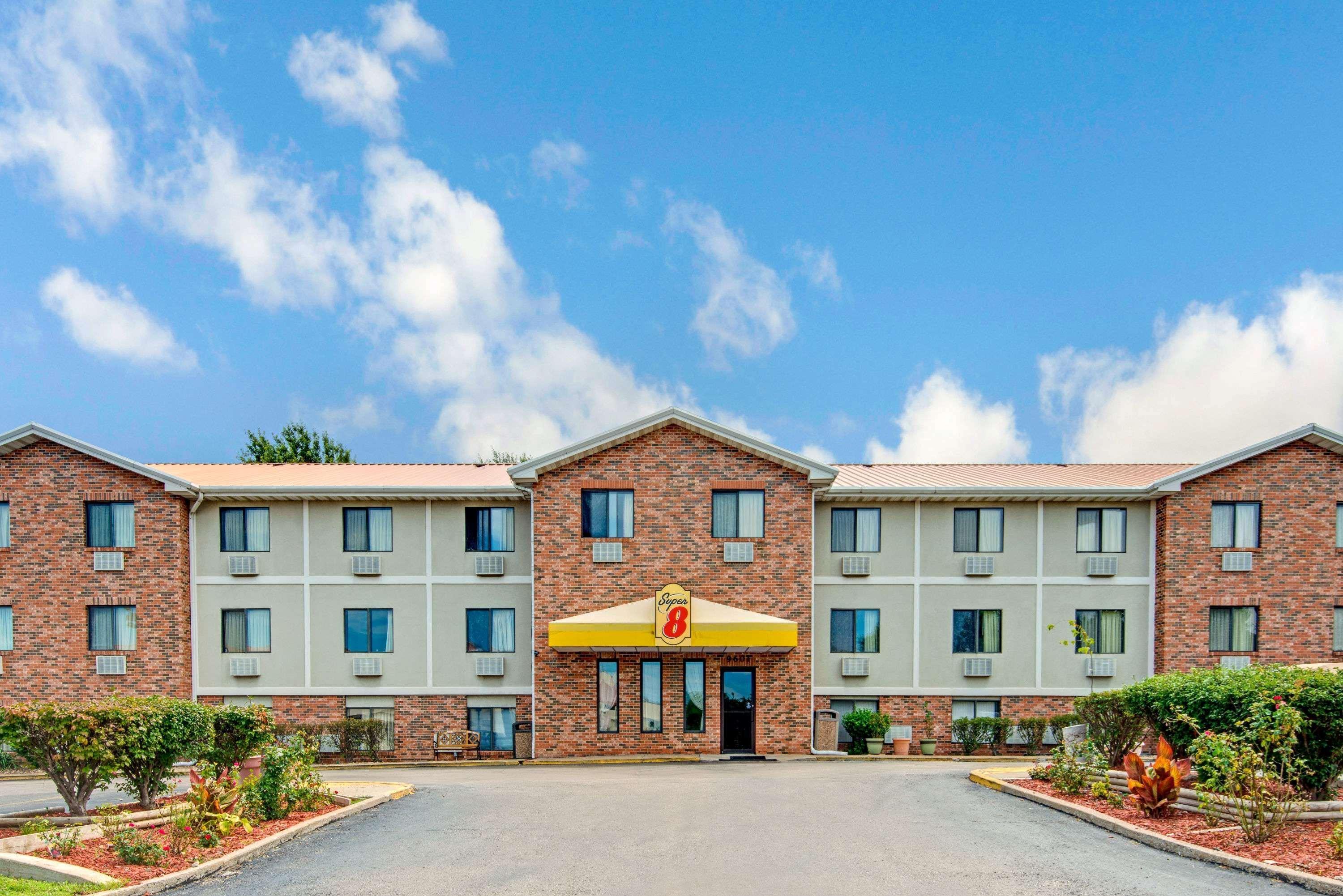 Super 8 By Wyndham Lenexa Overland Park Area/Mall Area Ngoại thất bức ảnh