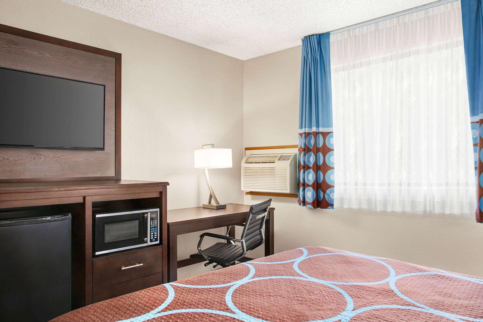 Super 8 By Wyndham Lenexa Overland Park Area/Mall Area Ngoại thất bức ảnh