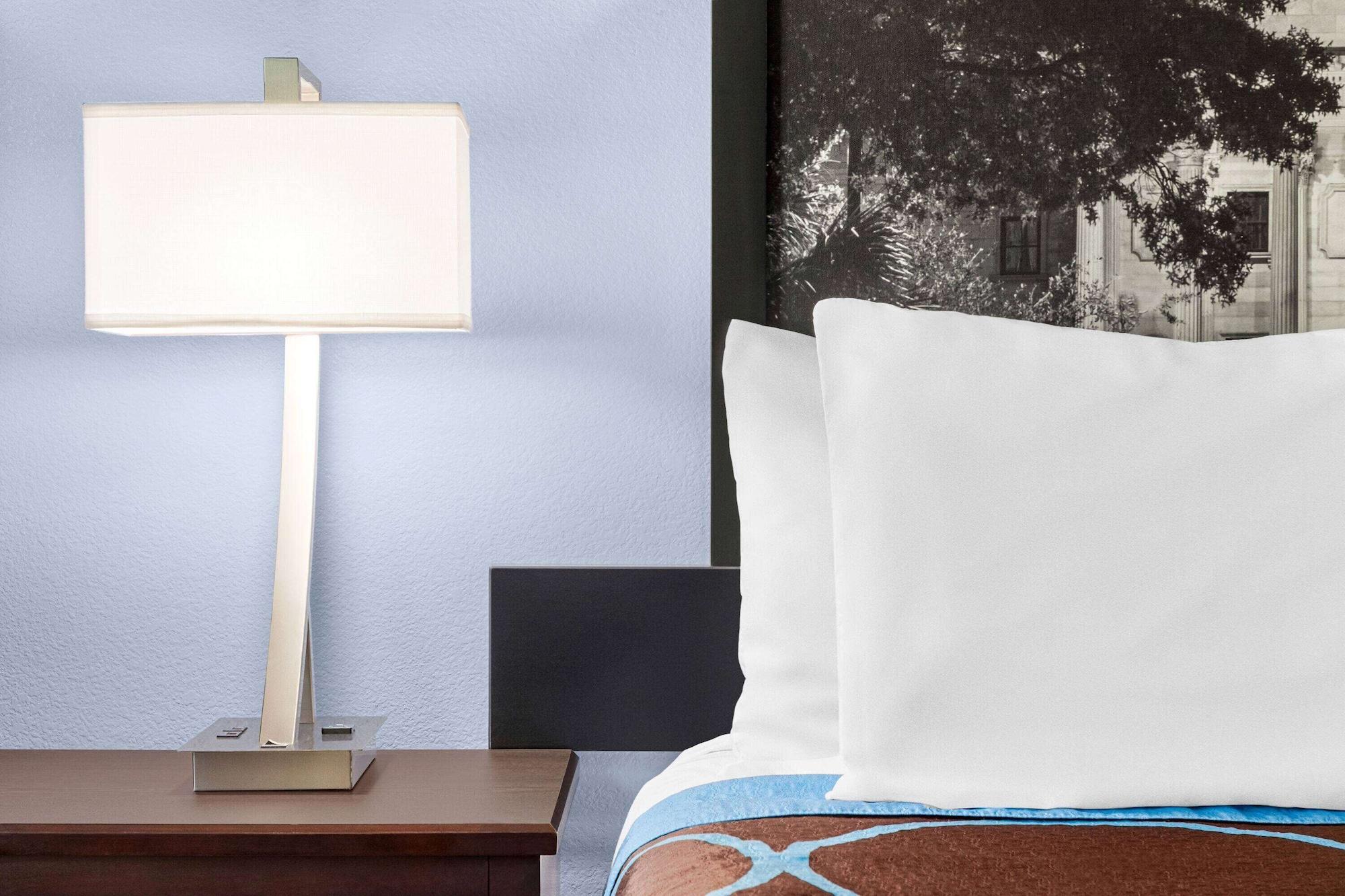 Super 8 By Wyndham Lenexa Overland Park Area/Mall Area Ngoại thất bức ảnh
