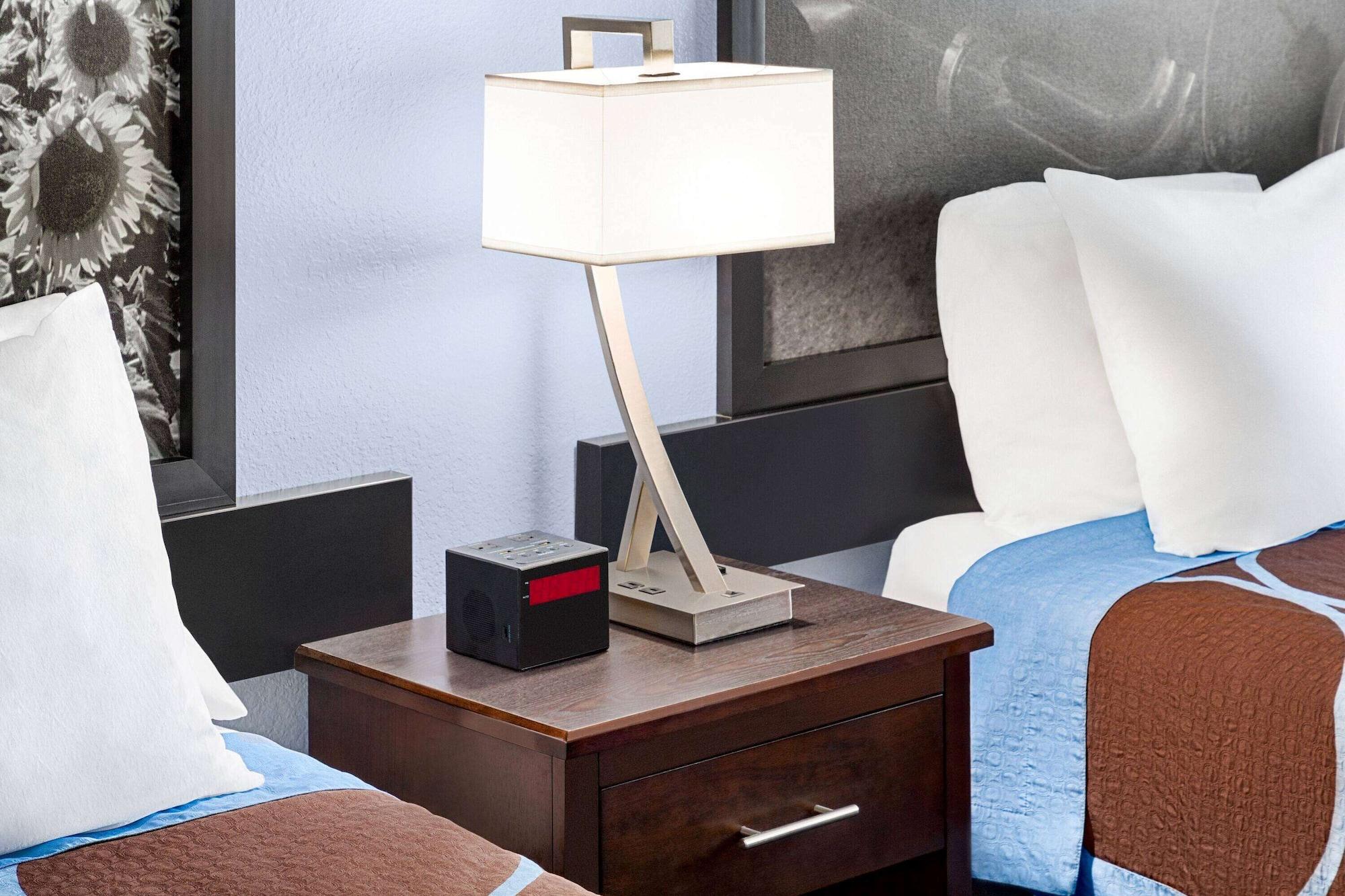 Super 8 By Wyndham Lenexa Overland Park Area/Mall Area Ngoại thất bức ảnh